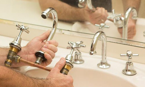 Установка смесителя ванной горизонтального