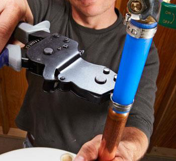 Монтаж труб из сшитого полиэтилена